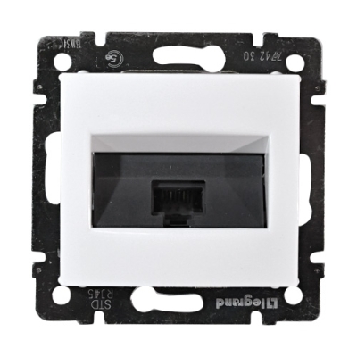 Розетка комп 5e UTP 1гн RJ45 с/п  Valena белый (774230)