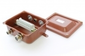 Коробка КЗНС-08 У2 IP65 с латунными сальниками